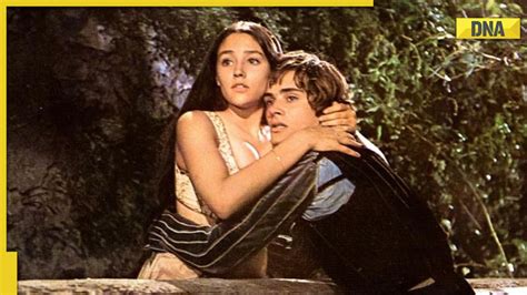 Olivia Hussey Boobs Scene – Romeo And Juliet (0:19)